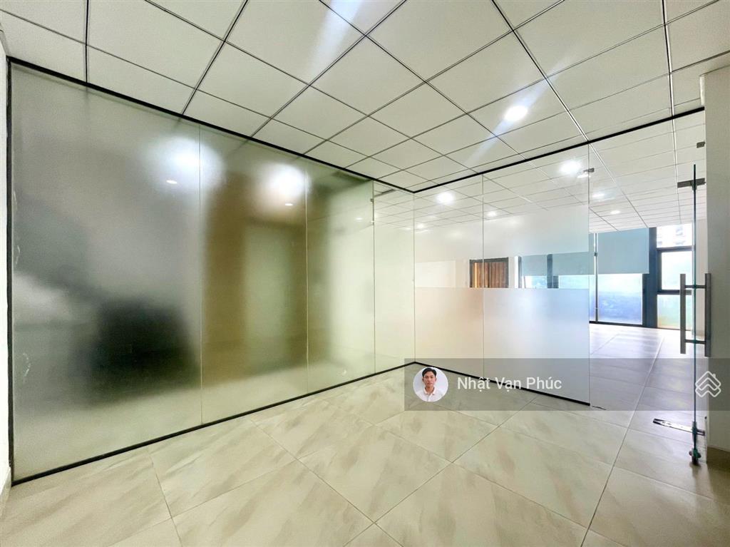 Tầng 2 shophouse nguyễn thị nhung 7x15m sàn, ngăn 02 phòng, có bản vẽ, thang máy giá chỉ 13 tr/th
