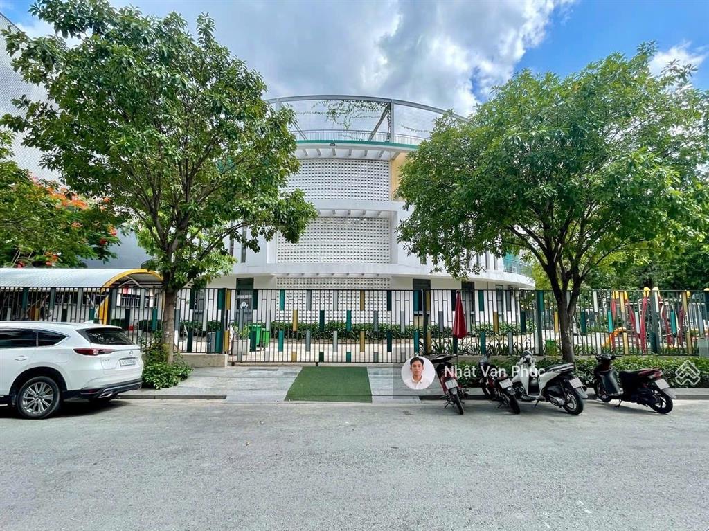 Tầng 2, dt 5x12m sàn ở vạn phúc, view thoáng, ngăn 02 phòng, có thang máy máy lạnh. giá tốt 7 tr