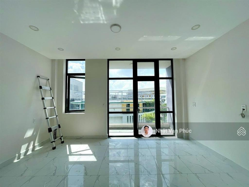 Tầng 2, dt 5x12m sàn ở vạn phúc, view thoáng, ngăn 02 phòng, có thang máy máy lạnh. giá tốt 7 tr