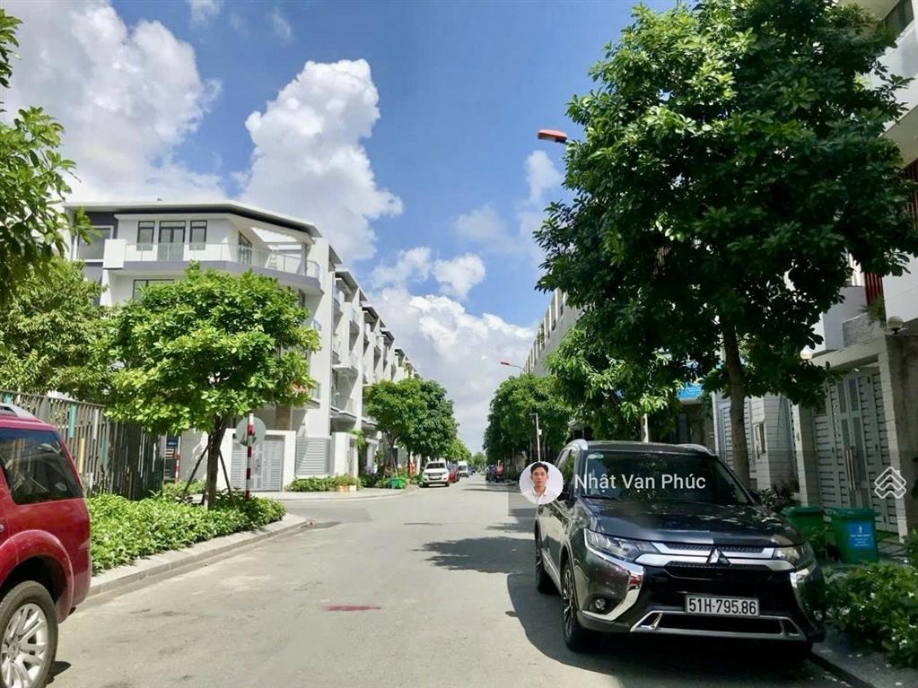 Tầng 2, dt 5x12m sàn ở vạn phúc, view thoáng, ngăn 02 phòng, có thang máy máy lạnh. giá tốt 7 tr