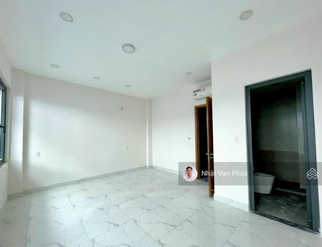 Tầng 2, dt 5x12m sàn ở vạn phúc, view thoáng, ngăn 02 phòng, có thang máy máy lạnh. giá tốt 7 tr