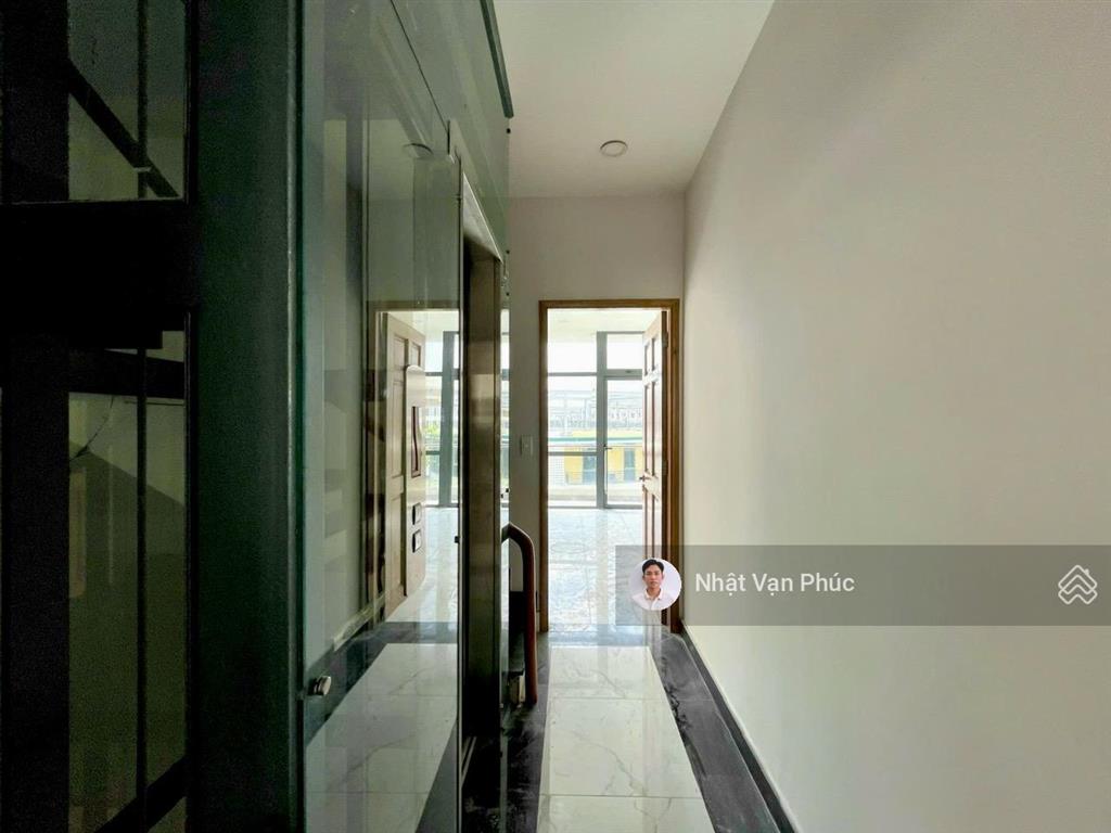Tầng 2, dt 5x12m sàn ở vạn phúc, view thoáng, ngăn 02 phòng, có thang máy máy lạnh. giá tốt 7 tr
