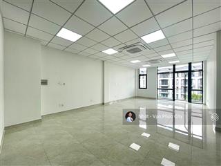Cho thuê tầng 2,3 shophouse nguyễn thị nhung 5x15m giá 9 triệu, có thang máy, máy lạnh