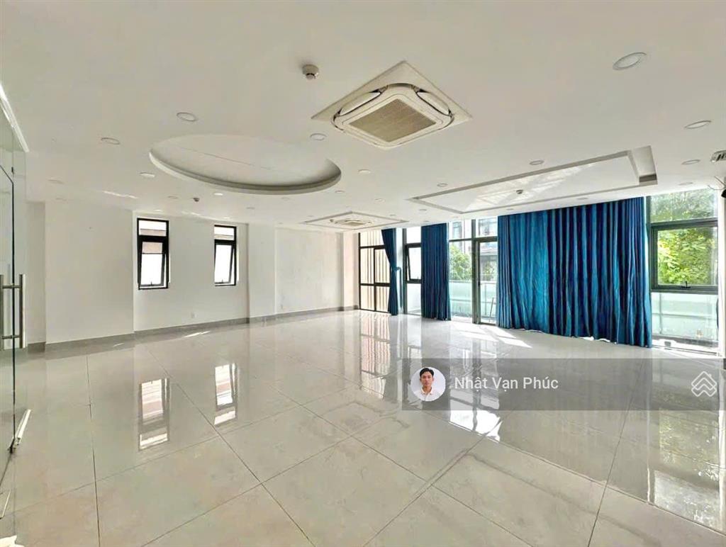Tầng 02 view công viên 7x17m sàn giá chỉ 13 triệu/th, có thang máy, máy lạnh, hầm để xe