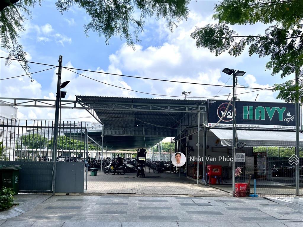 Tầng 02 view công viên 7x17m sàn giá chỉ 13 triệu/th, có thang máy, máy lạnh, hầm để xe
