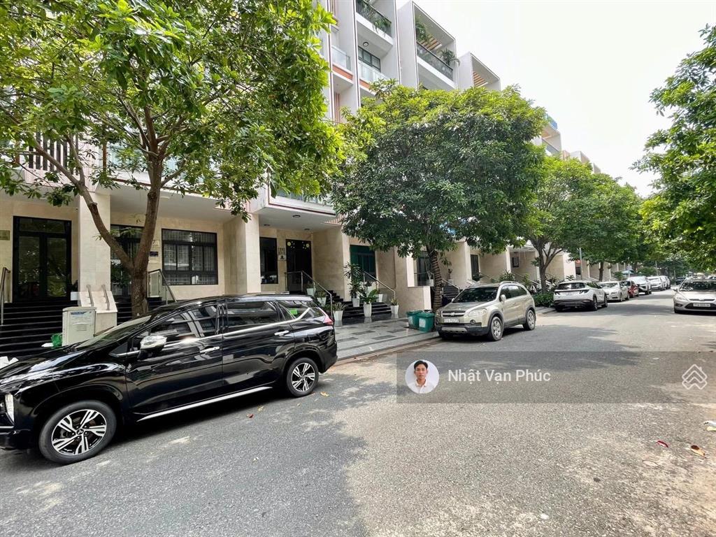 Tầng 02 view công viên 7x17m sàn giá chỉ 13 triệu/th, có thang máy, máy lạnh, hầm để xe