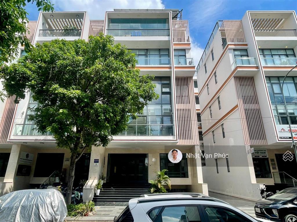Tầng 02 view công viên 7x17m sàn giá chỉ 13 triệu/th, có thang máy, máy lạnh, hầm để xe