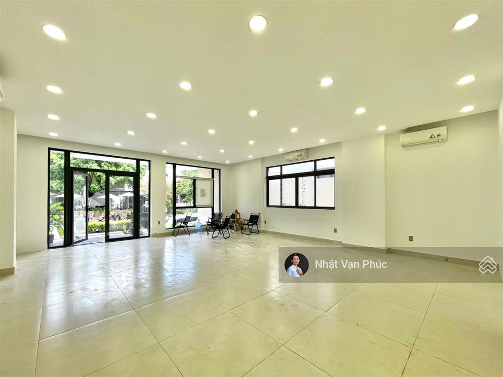 Mặt bằng tầng trệt dt 5x22m, giá 10 triệu/th, có hầm để xe  tại vạn phúc city