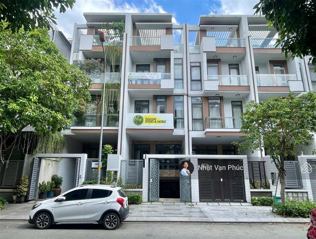 Mặt bằng tầng trệt dt 5x22m, giá 10 triệu/th, có hầm để xe  tại vạn phúc city
