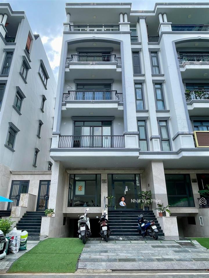 Mặt bằng tầng trệt dt 5x22m, giá 10 triệu/th, có hầm để xe  tại vạn phúc city