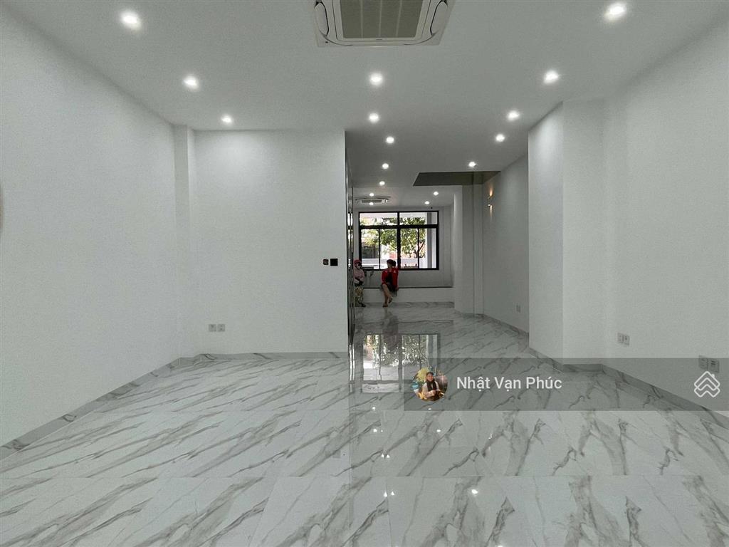 Mặt bằng tầng trệt dt 5x22m, giá 10 triệu/th, có hầm để xe  tại vạn phúc city