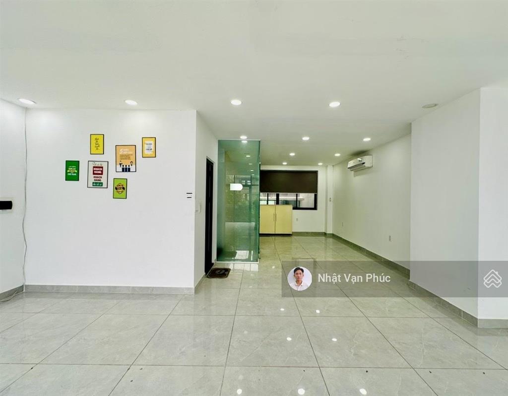 Tòa nhà văn phòng  cho thuê tầng 2  7x12m sàn, có thang máy, hầm xe chỉ 11 tr/th  kđt vạn phúc