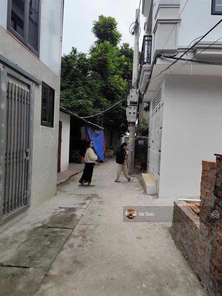 Bán đất biên giang 64.8m2 sẵn nhà cấp 4 vị trí đẹp gần đường ô tô đường rộng ngõ đẹp