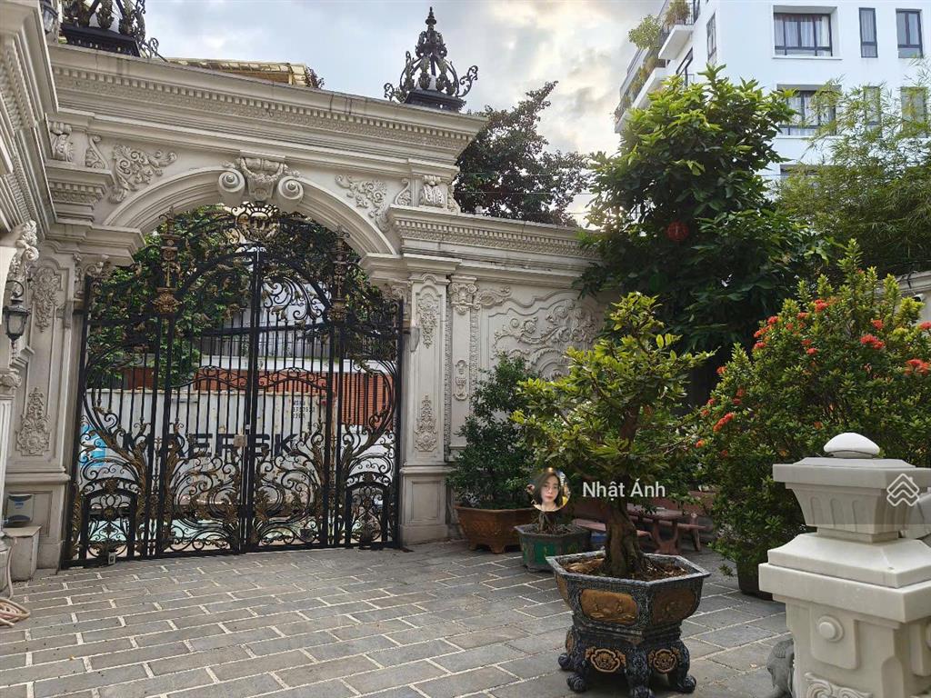 11mx30m  bán biệt thự sân vườn hầm 5 tầng hồ bơi sang trọng kế cư xá tự do  giá 66 tỷ