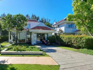 Chào bán căn villa view nhìn ra biển full nội thất sổ hồng sở hữu lâu dài giá tốt
