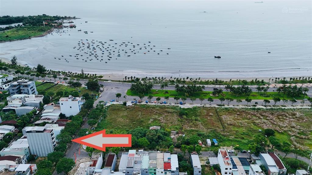 Bán cặp đất mặt tiền lớn vũ ngọc nhạ vvip cách biển 50m ngay dự án nam sơn trà. giá chỉ 1xxtriệu/m2