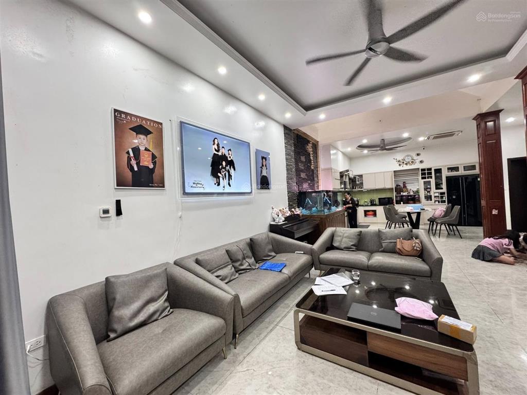 Bán gấp nhà mặt ngõ thông đường khương đình. 115m2  4 tầng. gần đường ô tô tránh