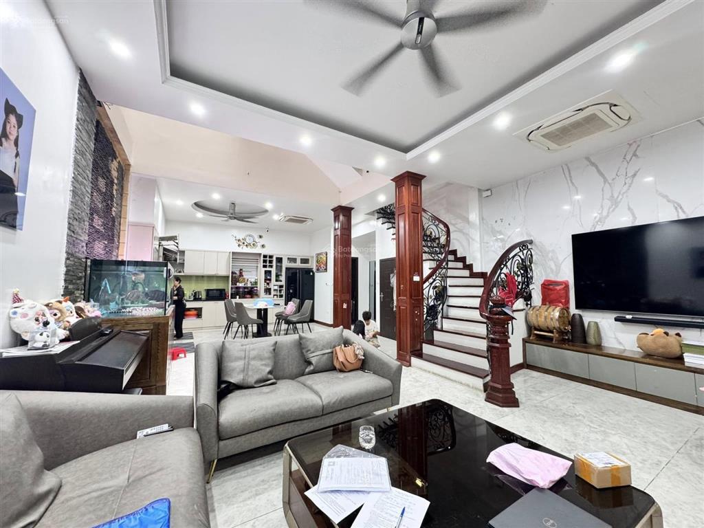 Bán gấp nhà mặt ngõ thông đường khương đình. 115m2  4 tầng. gần đường ô tô tránh