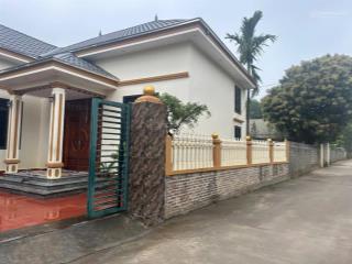 Chỉ việc sách valy về hưởng thụ, nhà mới xây làm hàng xóm với các siêu dự án lớn nhỏ mà giá lại mềm