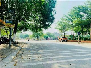 Hoa hậu đẹp nhất khu nhà mặt phố 7 tầng thang máy xây thô khu giang biên  lb kinh doanh đỉnh 75m2
