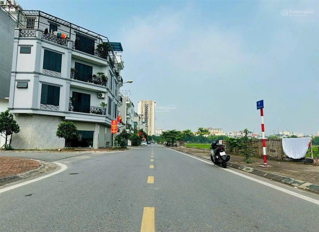 Hàng cực hiếm và phân khúc vừa tiền đất đẹp có 102 tái định cưgiang biênlb. view cánh đồng. 56m2