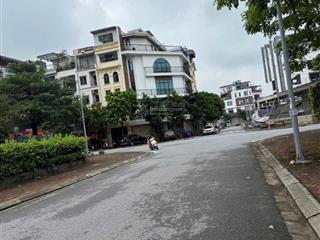 Lô đất đẹp xuất sắc có 102 tái định cư giang biên  việt hưng. dt 58m2, mt 5.02m view vườn hoa