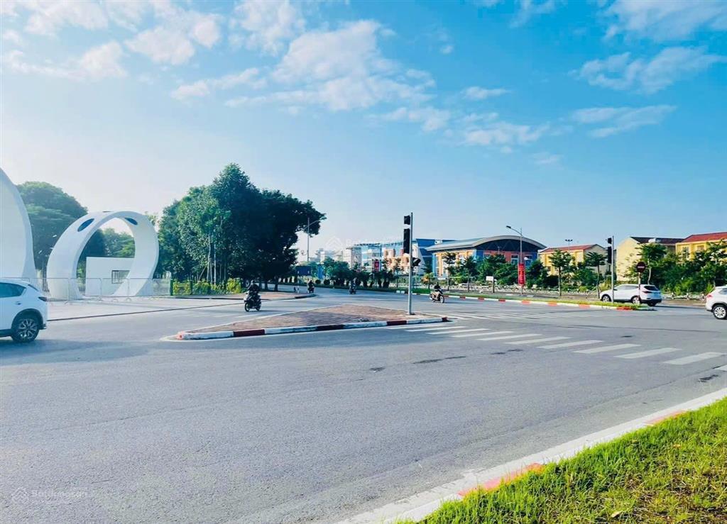 Nhà đẹp phân lô khu tđc ngọc thụy  cạnh khai sơn hill... gần trường pháp khu đáng sống văn minh