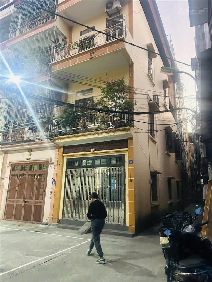 Nhà dân xây lô góc ngọc thụybồ đề.
nhà 3,5 tầng lô góc gần chợ ngọc thụy, đường ô tô tránh, ngõ th