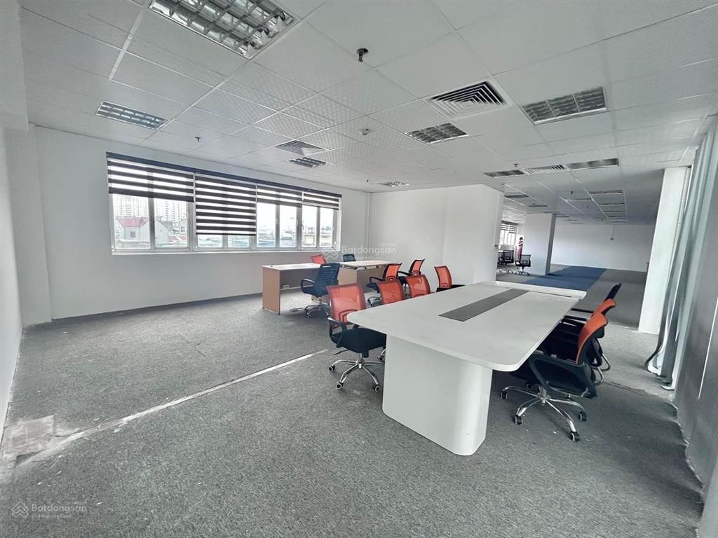Cho thuê văn phòng tòa nhà vtc building số 18 tam trinh view đẹp dt 100m2 giá ưu đãi