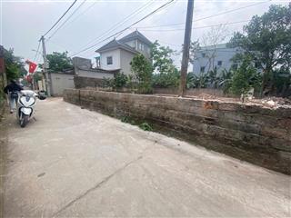 Gia đình cần tiền bán gấp mảnh đất 90m2 tại sài sơn, quốc oai. ô tô ngủ trong đất, trung tâm làng