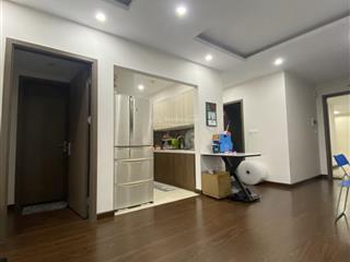 Chính chủ bán căn hộ 127m2 núi trúc square 3 ngủ 2 vệ sinh. phòng ngủ có ban công