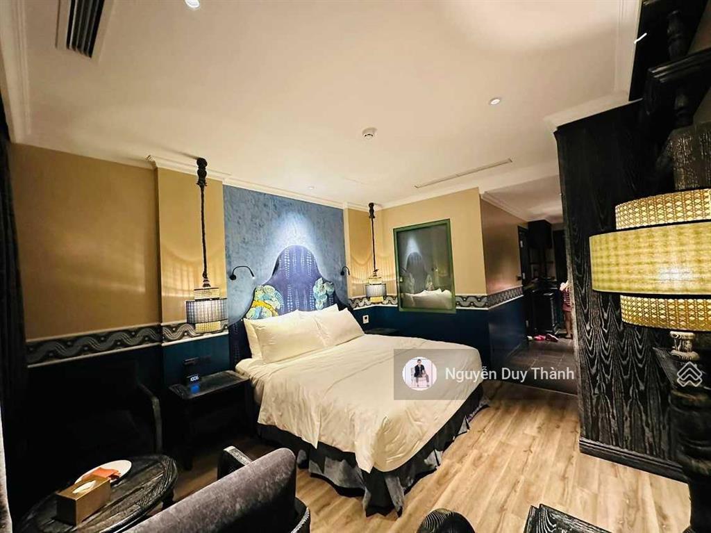 Bán nhà phố dịch vọng hậu, cầu giấy tòa khách sạn 160m2 9tầng dòng tiền 5tỷ/năm giá đầu tư