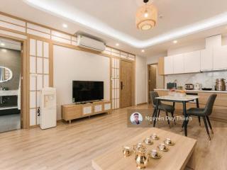 Bán nhà phố linh lang, tòa apartment chdv cao cấp, 8tầng, mt10, dòng tiền 200tr/th, cách phố 1 nhà