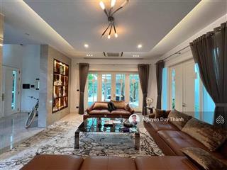 Bán biệt thự vườn đào, tây hồ, khu d3 368m2, 3tầng + 1 hầm, sân vườn, hồ cá, full nội thất ở ngay