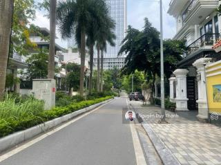 Bán biệt thự vườn đào tây hồ, 300m2 mt 16m 3tầng 1hầm, sân vườn, view khuôn viên, hạ chào 30 tỷ