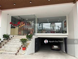 Bán nhà mặt phố lạc long quân, tây hồ, tòa building 245m2, 10tầng, mt 8m, dòng tiền 2.4tỷ/năm 92tỷ