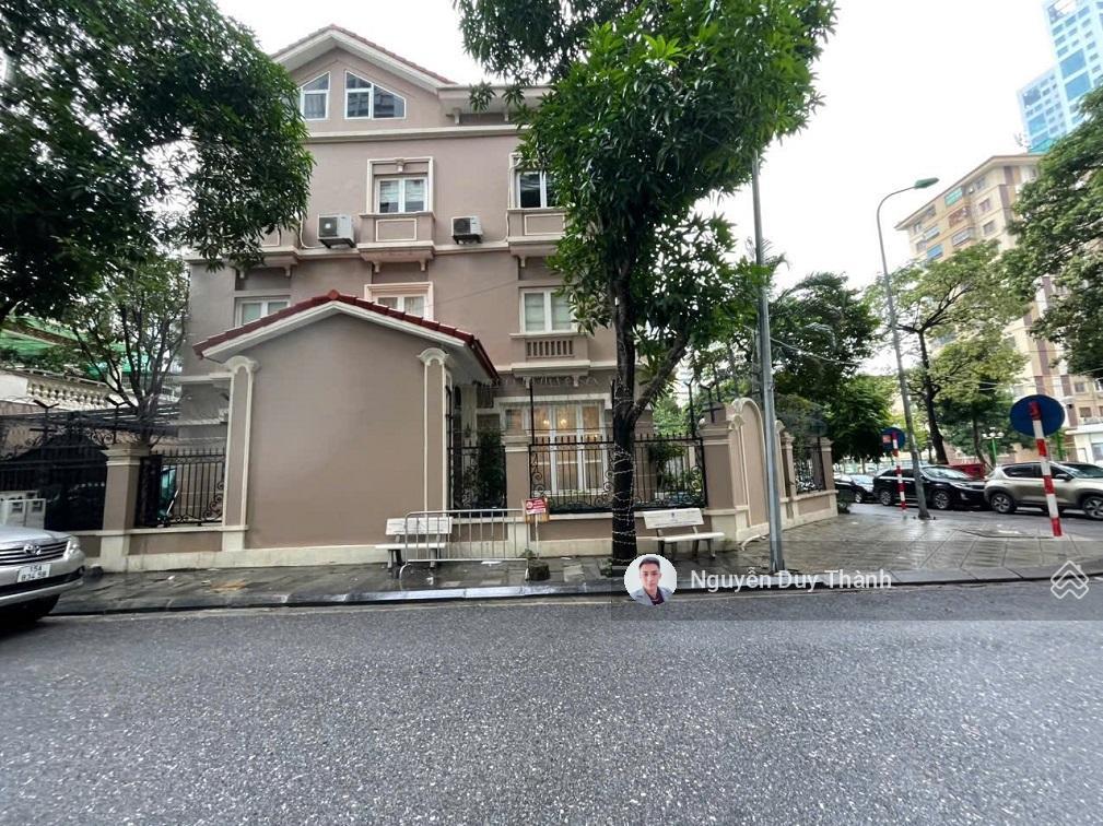 Bán bt kđt yên hòa, cầu giấy, 280m2, 4tầng, lô góc sân vườn, full nội thất, ở ngay đón tết hạ 10tỷ