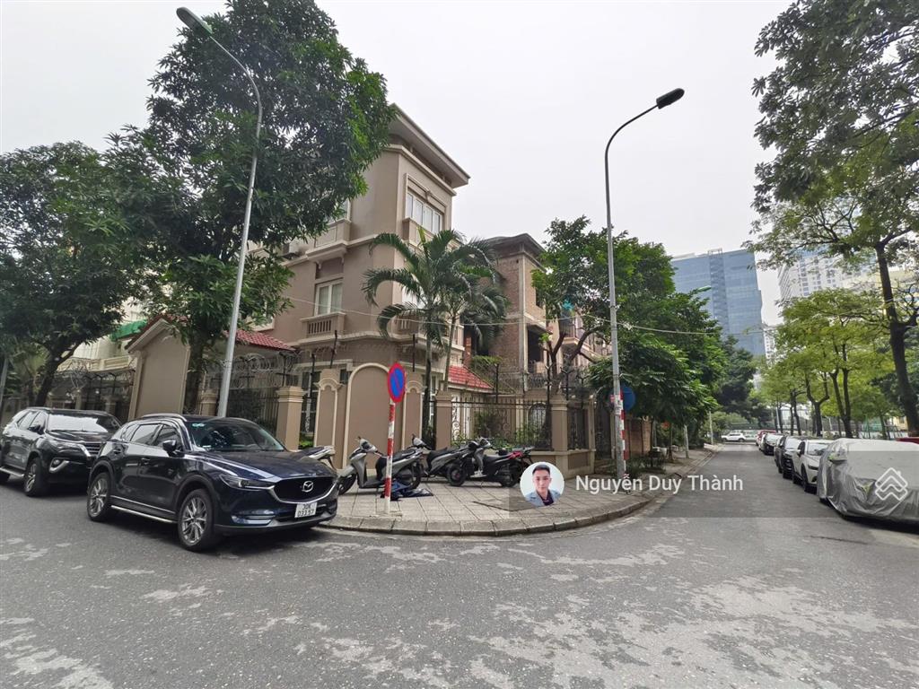 Bán bt kđt yên hòa, cầu giấy, 280m2, 4tầng, lô góc sân vườn, full nội thất, ở ngay đón tết hạ 10tỷ