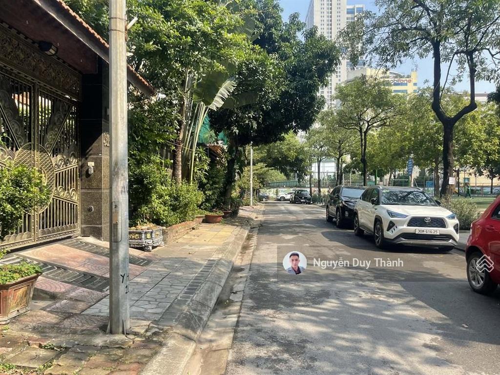 Bán bt kđt yên hòa, cầu giấy, 280m2, 4tầng, lô góc sân vườn, full nội thất, ở ngay đón tết hạ 10tỷ