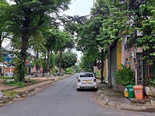 Ngay xa lộ  ga metro & nút giao vành đai 2  nhà mặt tiền 125m2, 3 tầng, 4pn  phước long b, q9