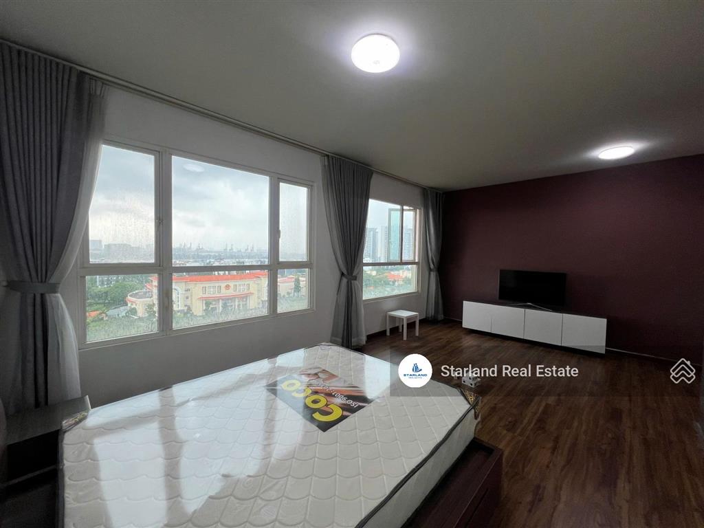 Hàng hiếm vista verde 4pn tây nam view toàn tp  204m2 giá 19 tỷ.  0938 798 *** em thi