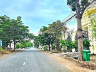 Chính chủ ngộp bán gấp giá siu tốt 8x20m lô góc chỉ 8tỷ5 đất bưng ông thoàn gần global city