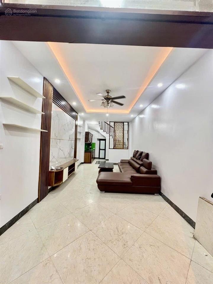 Giảm nửa tỷ! phố thái thịnh, full nội thất, gần oto  3 gác đua, 2 thoáng, 38m2  5t ở ngay