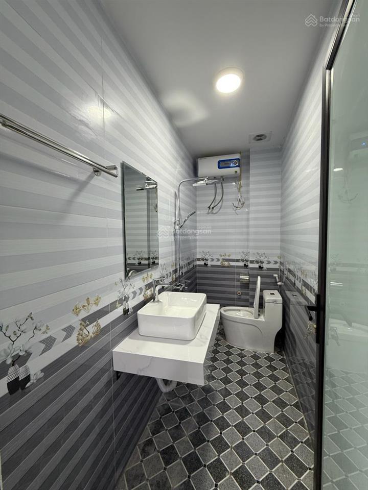 Tuyệt tác! xã đàn 6 tầng xây mới, thang máy, gần phố rộng thoáng dt 42m2 * 6t