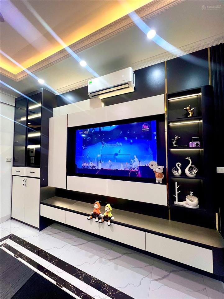 Bán nhà hồ văn chương, trước nhà 3m, 2 thoáng trước sau, full công năng, cho thuê tốt, 8.3 tỷ