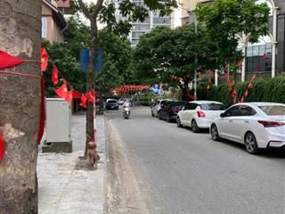 Bán lô đất ngay biệt thự trung văn tố hữu lô góc 130m2, giá 48 tỷ