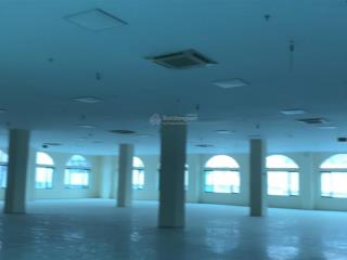 Cho thuê 8000m2 toà nhà làm shoowroom, toà văn phòng, diện tích 2000m2x4tầng. giá thuê 420tr/tháng
