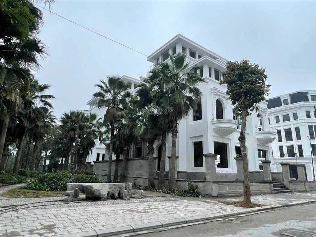 Độc quyền bán quỹ căn đẹp nhất nhì dự án louis hoàng mai, đường to kinh doanh đỉnh. 0985 244 ***