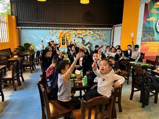 Chia sẻ mặt bằng kinh doanh buổi sáng  trưa tại võ cường, bắc ninh. đã đầy đủ bàn ghế, decor