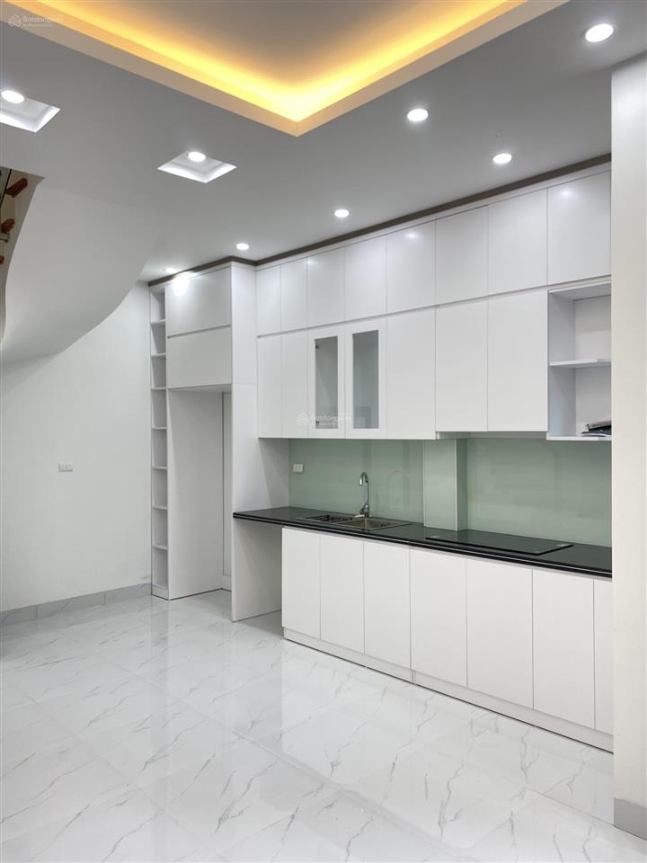 Bán gấp nhà mới tây mỗ dt 45m2 x 5 tầng giá 6.5 tỷ, full nội thất ở luôn, 3 bước bãi gửi ô tô